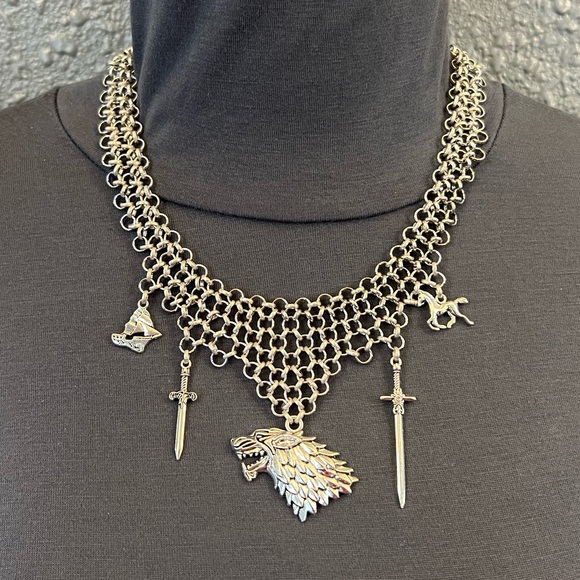 Arya Stark Handmade Chainmail Character Necklace Game of Thrones Direwolf - Picture 9 of 16